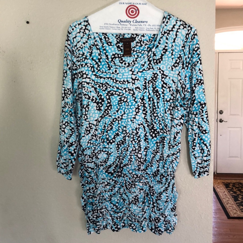 Scoop neck tee
